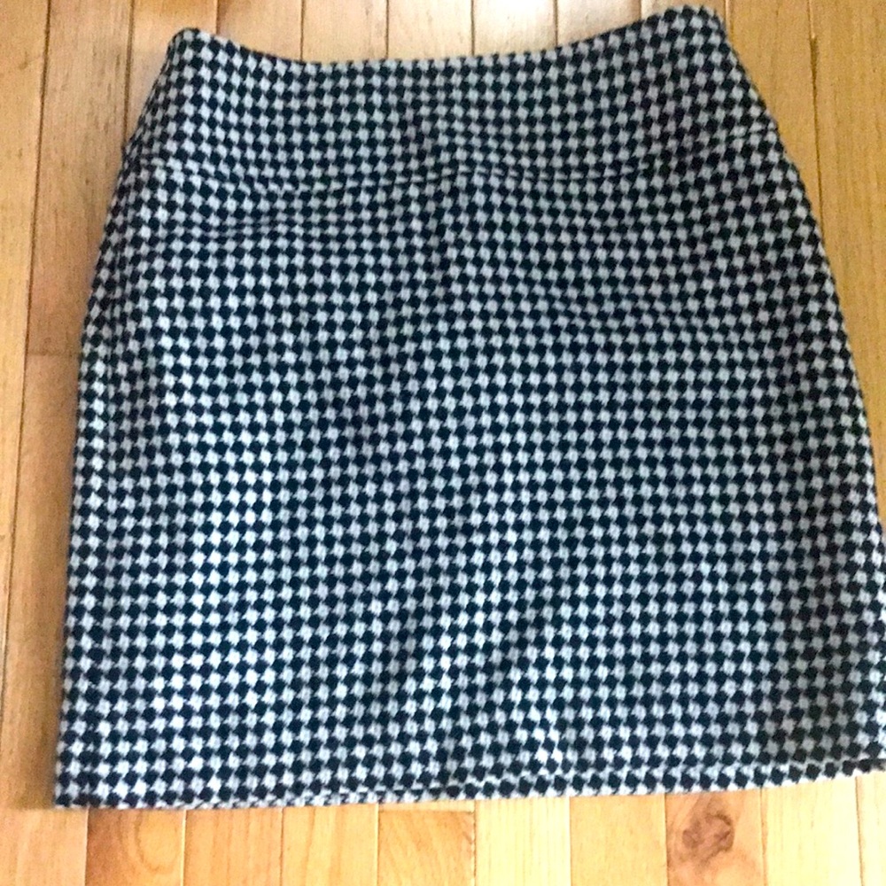 Talbots Harlequin print black and white skirt